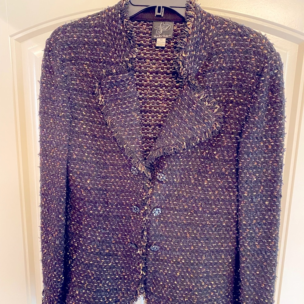 This Mary Kay National Sales Director Designer 2 Pc.  suit is lovely & classy!